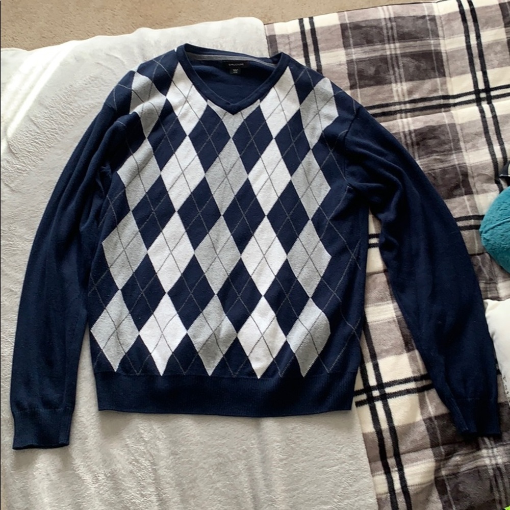 Structure sweater